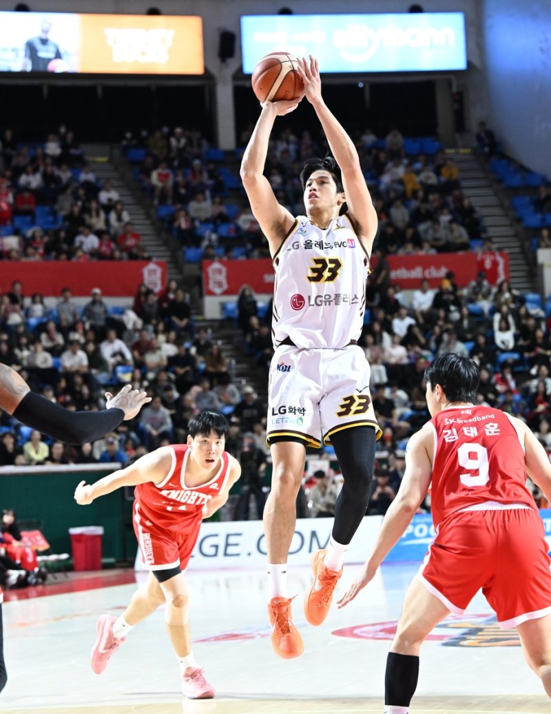 LG 타마요의 슛 (출처=연합뉴스)