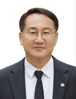 [차관칼럼] 선제적이고 압도적인 산불 대응