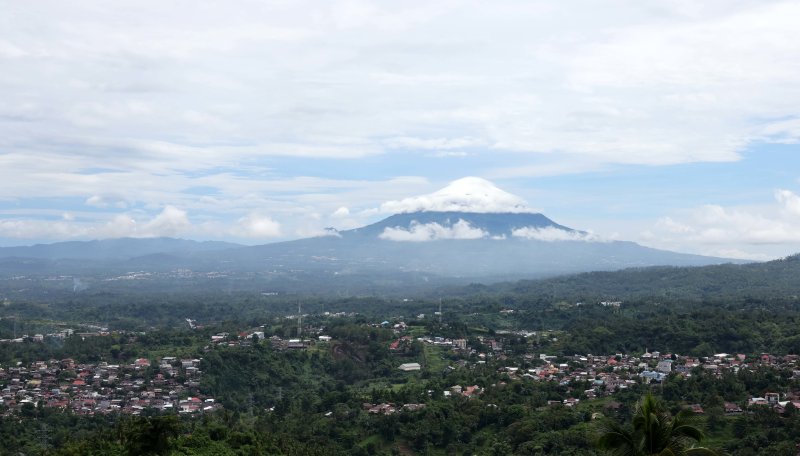 마카테테 언덕에서 본 마나도 전경 ⓒ News1 안은나 기자