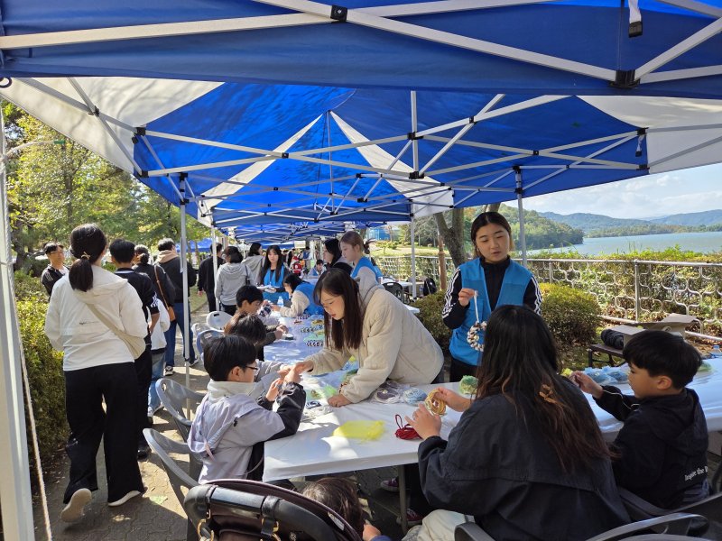 [진주=뉴시스]한국수자원공사 남강댐 지사, 2025 그린 촉촉 페스티벌.(사진=남강댐 지사 제공).2025.11.03.photo@newsis.com *재판매 및 DB 금지