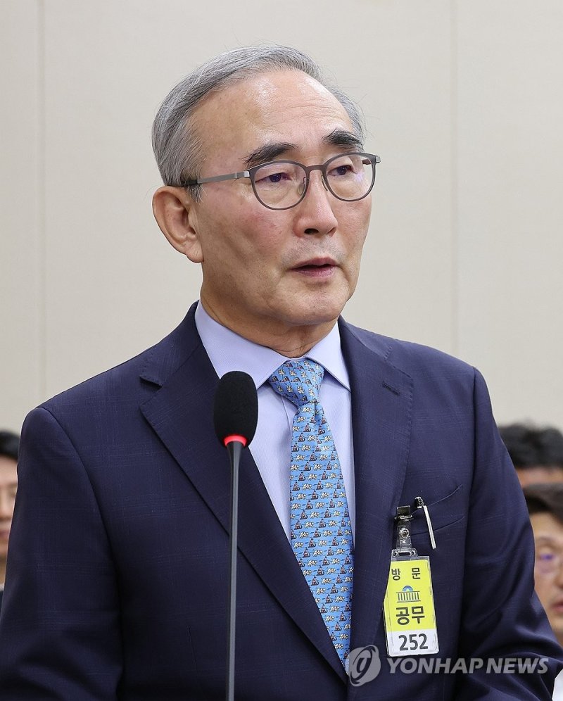 답변하는 김영섭 KT 대표이사 (출처=연합뉴스)