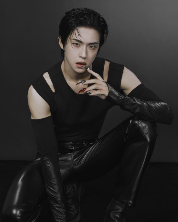 뉴비트 박민석, 순수→다크 '반전 콘셉트' 오픈