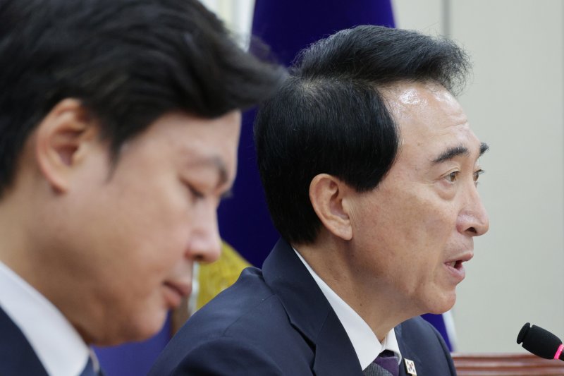 박수현 더불어민주당 수석대변인이 2일 서울 여의도 국회에서 국정감사 및 현안 관련 기자간담회를 하고 있다. 2025.11.2/뉴스1 ⓒ News1 신웅수 기자