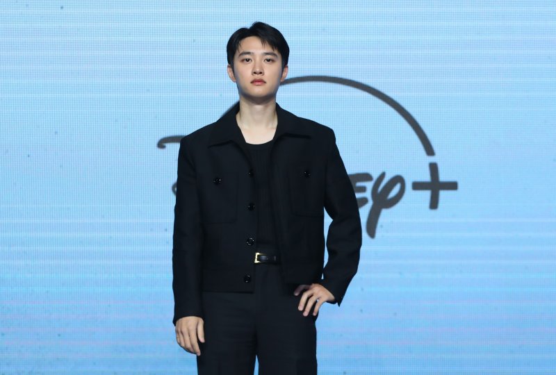 [서울=뉴시스] 김혜진 기자 = 배우 도경수가 3일 오전 서울 영등포구 콘래드 서울에서 열린 디즈니 플러스 오리지널 '조각도시' 제작발표회에서 포즈를 취하고 있다. 2025.11.03. jini@newsis.com