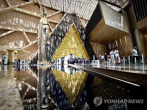 이집트 대박물관(GEM) 입구의 람세스 2세 석상 (출처=연합뉴스)