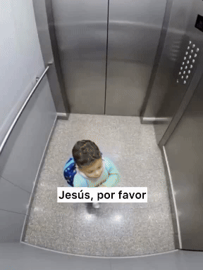 "문 열어주세요" 아이 간절한 기도 통했나…기적처럼 문이 '깜짝'