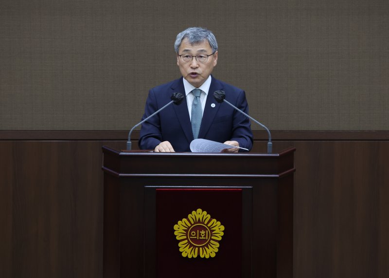 [서울=뉴시스] 김금보 기자 = 정근식 서울시교육감이 지난 6월 10일 오후 서울 중구 서울시의회 본회의장에서 열린 제331회 정례회 본회의에서 2025년도 제1회 추가경정예산안 제출에 따른 시정연설을 하고 있는 모습. 2025.06.10. kgb@newsis.com