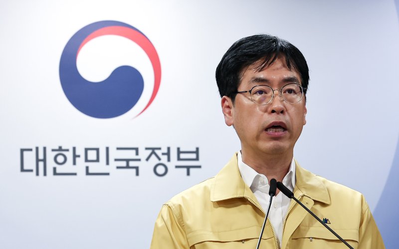 김민재 중앙재난안전대책본부 1차장(행정안전부 차관)이 31일 서울 종로구 정부서울청사에서 열린 국정지원 행정정보시스템 화재 관련 중대본 회의 결과 브리핑을 하고 있다. 2025.10.31/뉴스1 ⓒ News1 김성진 기자