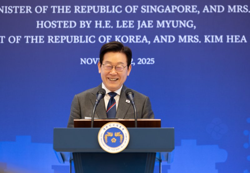이재명 대통령이 지난 2일 서울 용산 대통령실 청사에서 열린 한-싱가포르 공식오찬에서 인사말을 하는 모습. (대통령실 제공. 재판매 및 DB 금지) 2025.11.2/뉴스1 ⓒ News1 이재명 기자