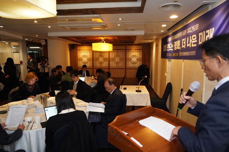 대통령 직속 민주평화통일자문위원회가 3일 서울 종로구 소재 한식당에서 22기 자문위원단의 활동계획을 발표하고 있다. 민주평통 제공