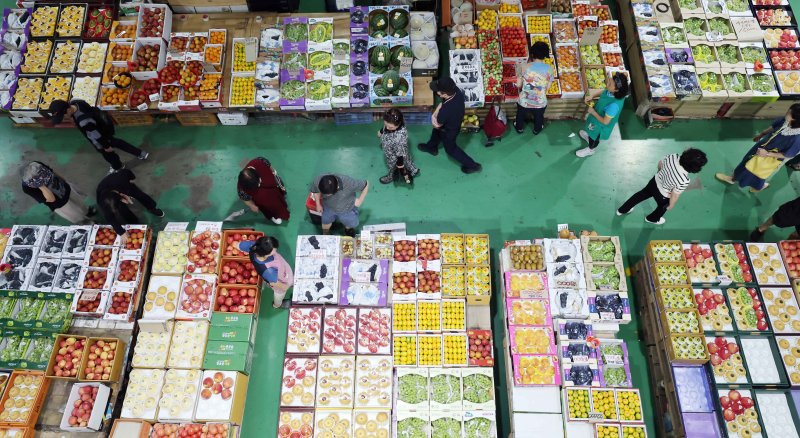 [부산=뉴시스] 하경민 기자 = 부산 해운대구 반여농산물도매시장. (사진=뉴시스DB)