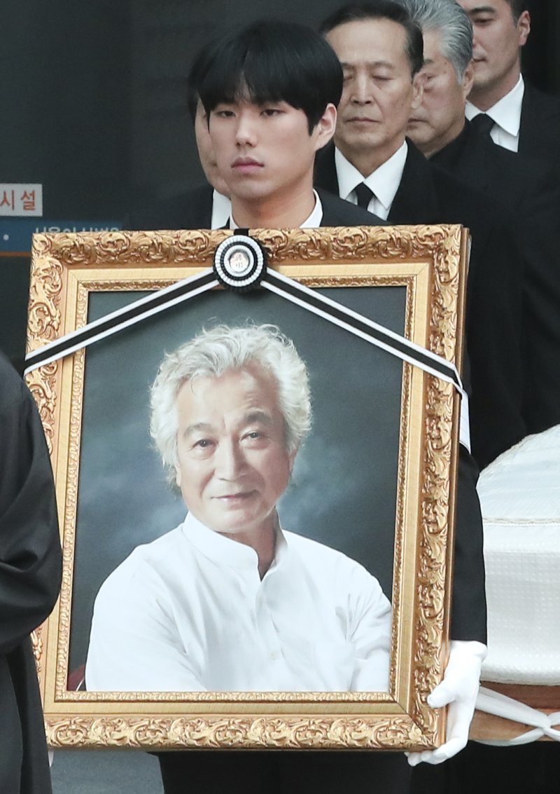 신성일 7주기…폐암으로 떠난 청춘스타