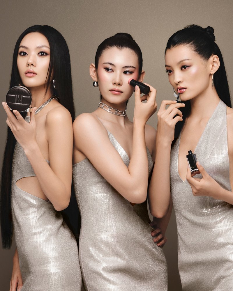 헤라는 2025년 홀리데이 컬렉션을 출시했다.(헤라제공)