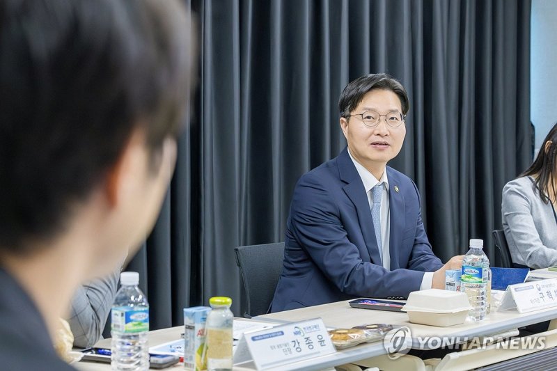 구혁채 1차관, AI 기반 연구혁신 현장방문 (출처=연합뉴스)