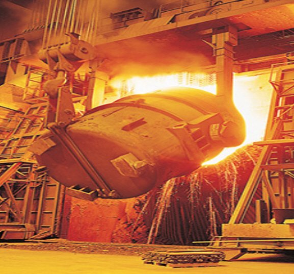 [포항=뉴시스] 강진구 기자 = 경북 포항시는 철강산업의 경쟁력 강화를 위해 추진해 오던 ‘철강산업 재도약 기술개발사업’이 과기정통부 예비타당성 조사 기술성평가를 통과하는 쾌거를 달성했다고 9일 밝혔다.사진은 고로 전경.(사진=포항시 제공) 2019.12.09. photo@newsis.com