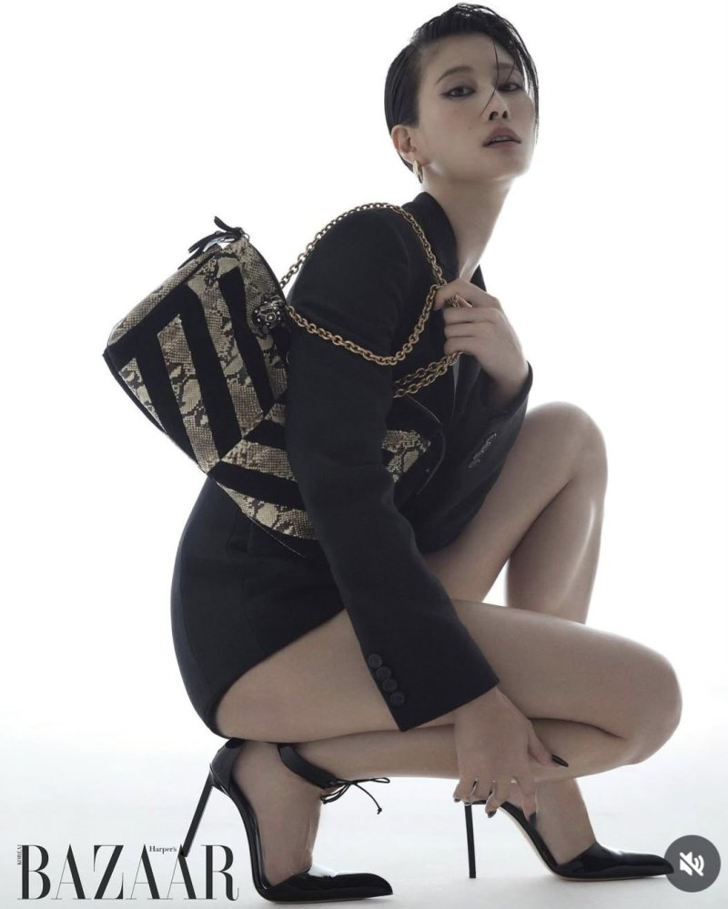 이현이, 손으로 가슴 가린 채 파격 노출…관능미 폭발