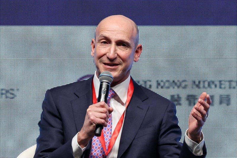 마이크 기틀린 캐피털그룹 사장 겸 최고경영자(CEO)가 지난 4일 홍콩에서 열린 글로벌 파이낸셜 리더스 투자 서밋에서 말하고 있다.로이터연합뉴스