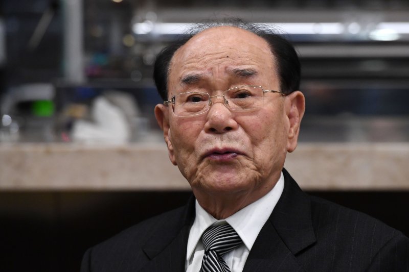 【강릉=뉴시스】사진공동취재단 = 평창동계올림픽을 계기로 방남한 북한 김영남 최고인민회의 상임위원장이 10일 오후 강원 강릉시 스카이베이 경포호텔에서 열린 통일부 장관 주재 만찬에서 인사말을 하고 있다. 2018.02.11. photo@newsis.com