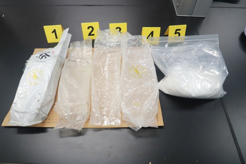 또 다시 제주 해안에서 발견된 마약류 의심 물체 (출처=연합뉴스)