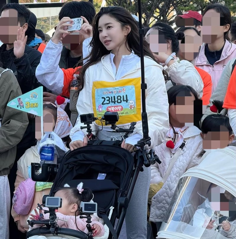 'LA 며느리' NS윤지 딸과 행복한 미소…여전히 예쁘네