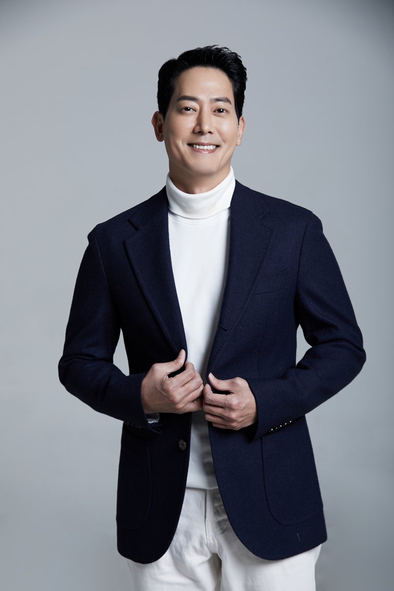 김선혁, KJCNM 전속계약…11월19일 개봉작 '초콜릿' 주연