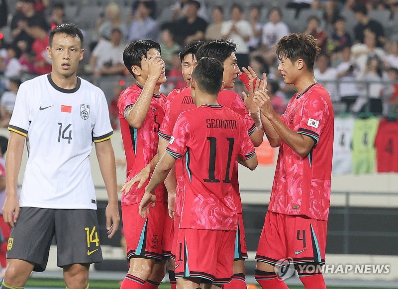 기뻐하는 김주성 (출처=연합뉴스)