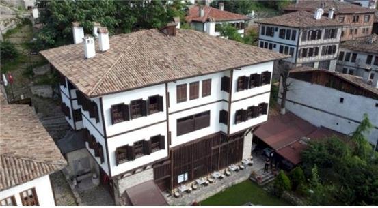 붉은 기와, 흰 회벽, 푸른 타일… 도시 전체 ‘온화한 유산’ [옛 오스만 제국을 가다]