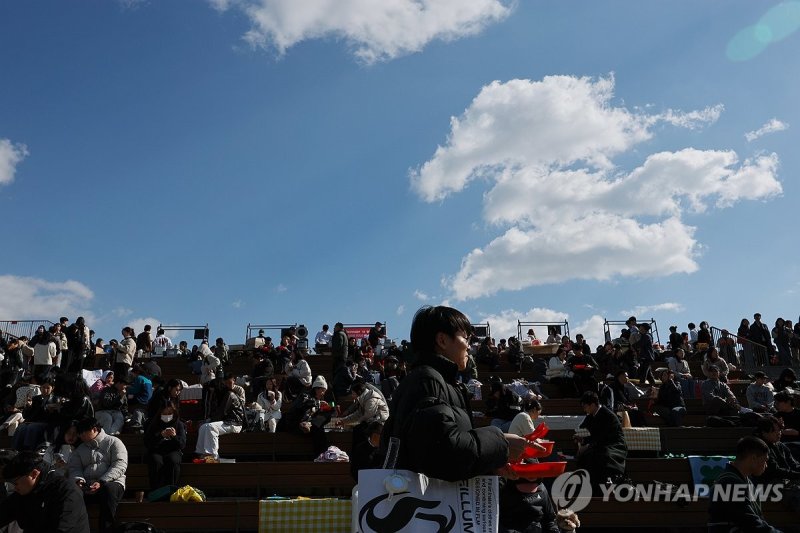 맑은 가을 하늘 아래 미식 체험 (출처=연합뉴스)
