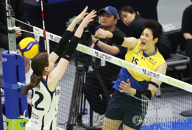 공격하는 김희진 (출처=연합뉴스)