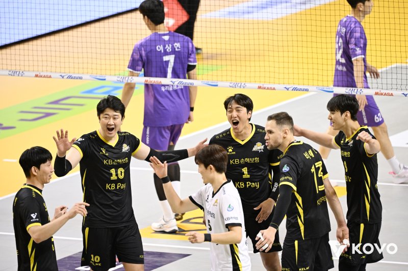 KB손해보험이 V리그 남자부 선두로 도약했다.(KOVO제공)