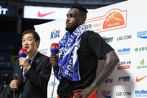 인터뷰하는 자밀 워니 (출처=연합뉴스)