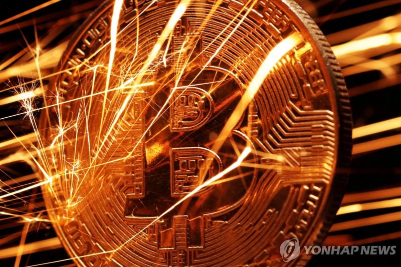 '연일 내리막길' 비트코인, 결국 10만달러 붕괴…6월 이후 처음 (출처=연합뉴스)