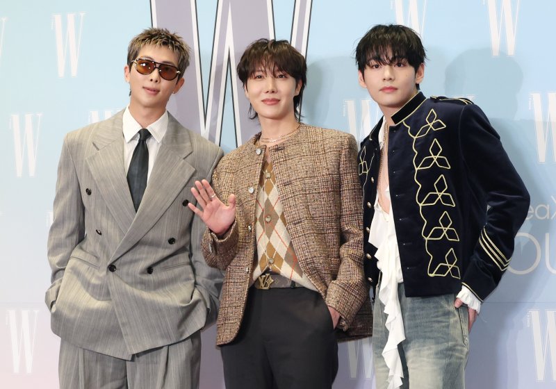 지드래곤 '파워' 여전…12주 연속 1위 [스타1픽]