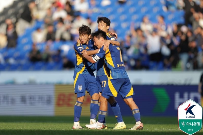 강등권을 벗어나지 못하고 있는 K리그1과 달리 ACLE 무대에서 순항하고 있는 울산 HD. (한국프로축구연맹 제공)