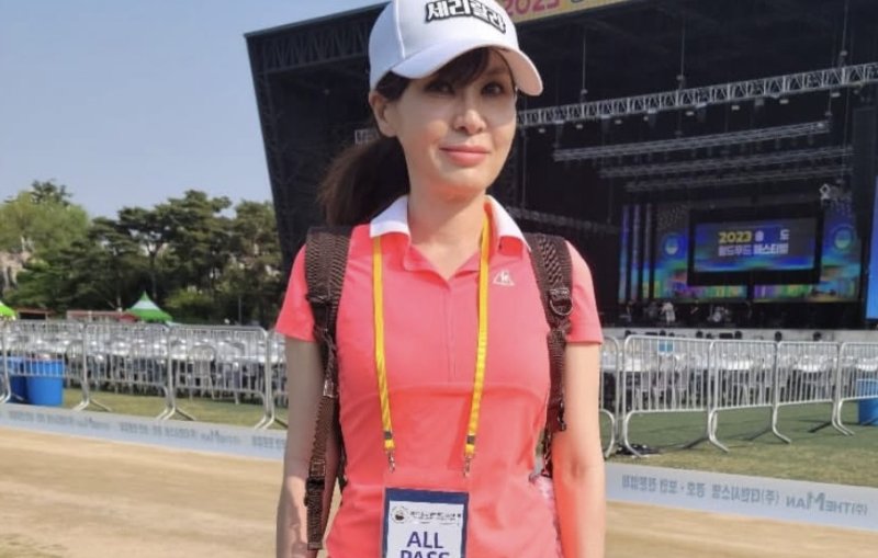 코미디언 출신 트로트 가수 세리, 3일 모친상…슬픔 속 5일 발인