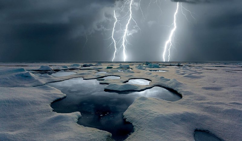 [서울=뉴시스] 북극 낙뢰 이미지. (사진=경희대 제공) 2025.11.04. photo@newsis.com *재판매 및 DB 금지