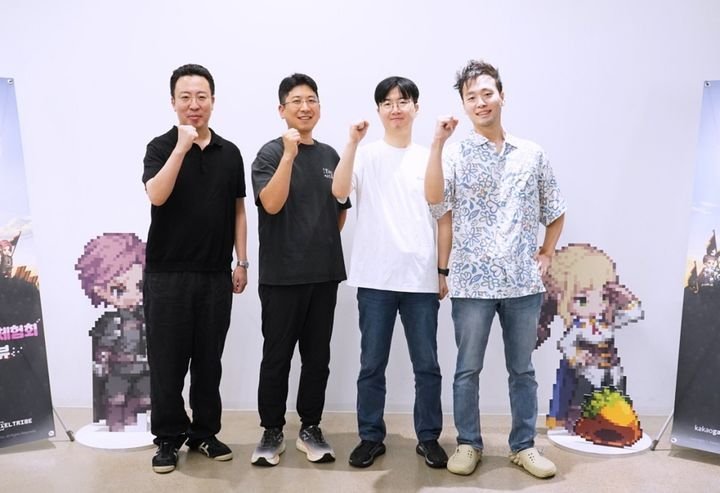 (왼쪽부터) 픽셀트라이브 이정환 시스템 디렉터, 배정현 대표, 최진성 PD, 정태룡 콘텐츠 디렉터(카카오게임즈 제공)/뉴스1