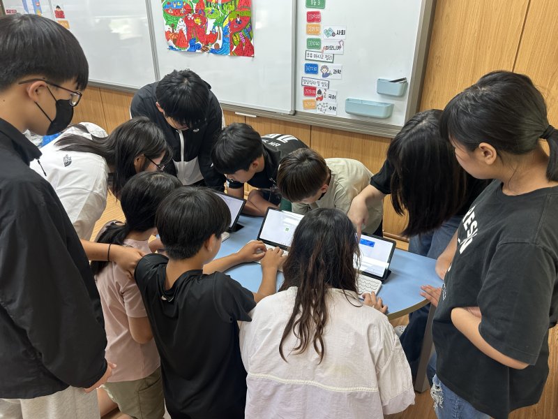 경북교육청이 전국 최초로 정규수업 참여에 어려움을 겪는 학생을 위한 ‘수업 보듬이’ 자원봉사자 지원 사업을 시범 운영한다.(경북교육청 제공. 재판매 및 DB금지) /뉴스1