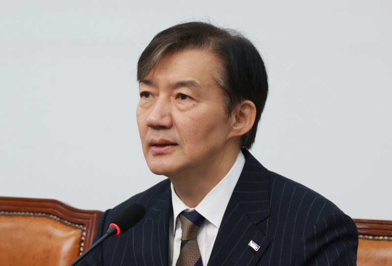 [서울=뉴시스] 고승민 기자 = 조국 조국혁신당 비상대책위원장이 5일 서울 여의도 국회에서 열린 끝까지 간다 특별위원회 회의에서 발언하고 있다. 2025.11.05. kkssmm99@newsis.com