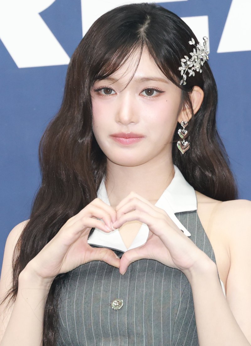 '고3' 아이브 이서, 올해 수능 미응시…소속사 활동에 전념 