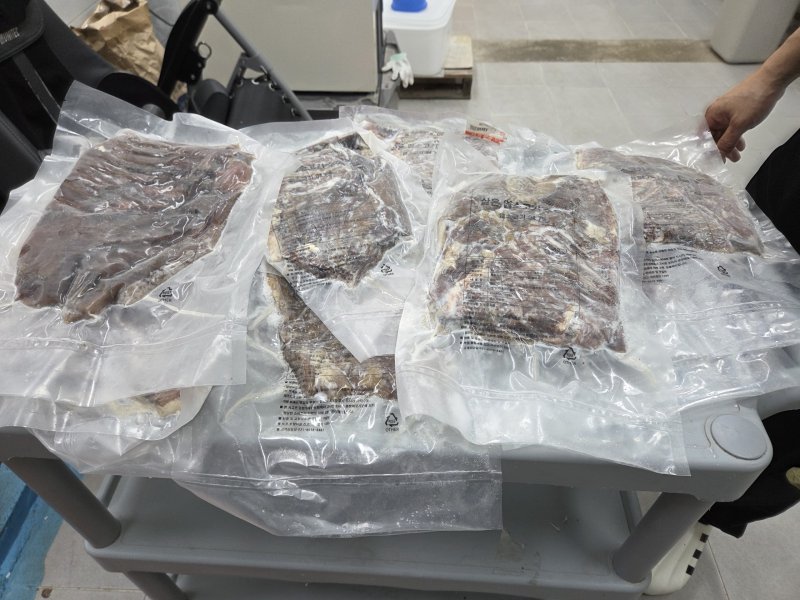 제조일자가 표시되지 않은 염소고기(경남도 특사경 제공. 재판매 및 DB금지)