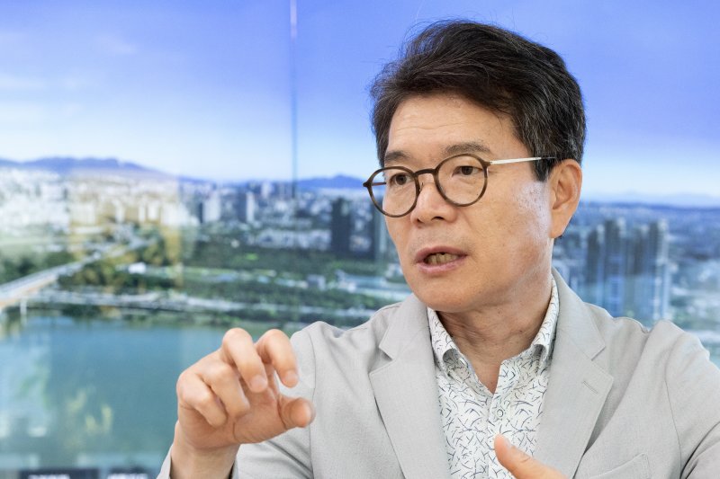 올해 7월 뉴스1과 인터뷰 중인 정원오 서울 성동구청장. ⓒ News1 이승배 기자