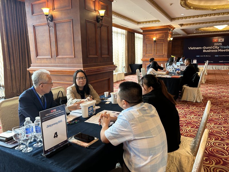 [구미=뉴시스] 베트남 하노이 수출 상담회. (사진=구미시 제공) 2025.11.05 photo@newsis.com *재판매 및 DB 금지