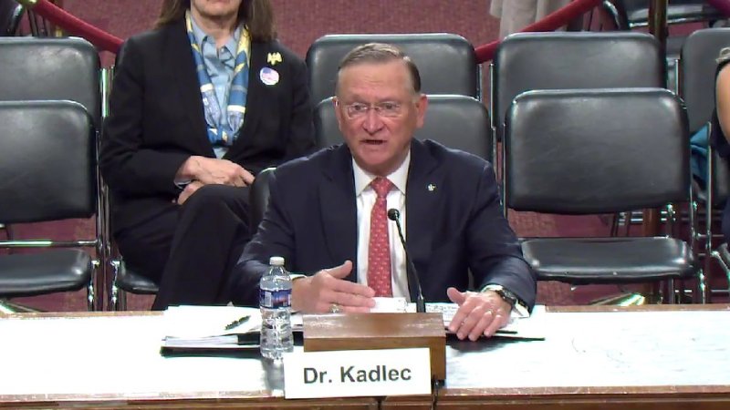 로버트 P. 캐들렉 미국 국방부 핵억제·생화학방어 담당 차관보 지명자가 4일(현지시간) 상원 군사위원회 인사청문회에서 질문에 답하고 있다.(美상원 군사위 인사청문회 방송 캡처, 재판매 및 DB금지) 2025.11.04. ⓒ News1 류정민 특파원