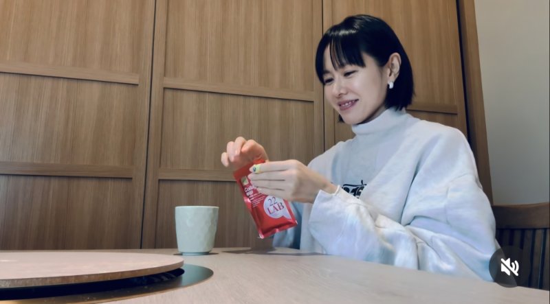 [서울=뉴시스] 손예진. (사진=손예진 인스타그램 캡처) 2025.11.05. photo@newsis.com *재판매 및 DB 금지