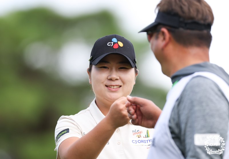 “6.4m 마지막 퍼트, 눈물의 대관식”… 황유민, LPGA 떠나기 전 전설을 썼다