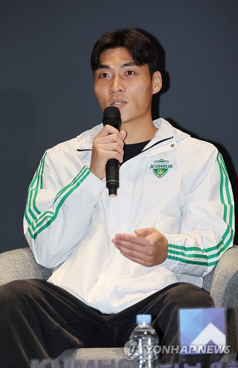 인터뷰하는 박진섭 (출처=연합뉴스)