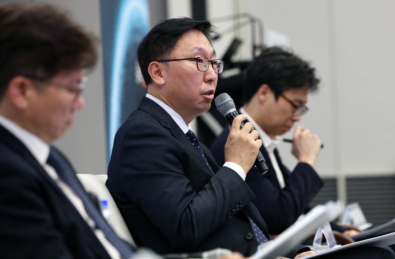 송영진 산업통상부 산업인공지능혁신과장이 5일 오전 서울 용산구 나인트리 프리미어 로카우스 호텔 용산에서 열린 '2025 뉴스1 미래에너지포럼'(NFEF 2025)' 두번째 세션 토론에서 발언하고 있다. 2025.11.5/뉴스1 ⓒ News1 구윤성 기자
