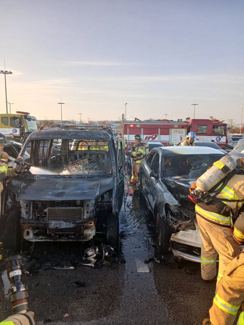 화재현장(인천소방본부 제공.재판매 및 DB금지)