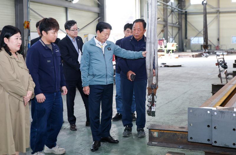 [성주=뉴시스] 지역 발전 우수기업 4곳 선정. (사진=성주군 제공) 2025.11.05 photo@newsis.com *재판매 및 DB 금지